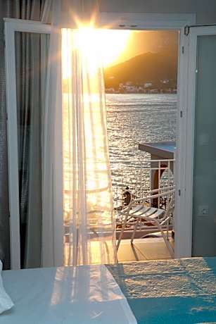 Triple Room with Sea View