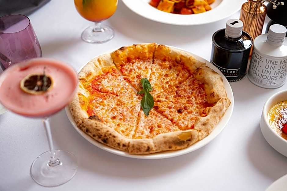 Al Bustan Palace, a Ritz-Carlton Hotel