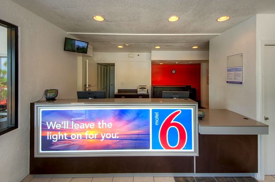 Motel 6-Bradenton, FL