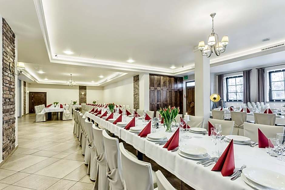 Hotel Modrzewiowy Dwór