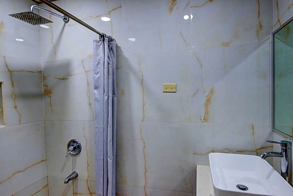 Airport Suites Hotel