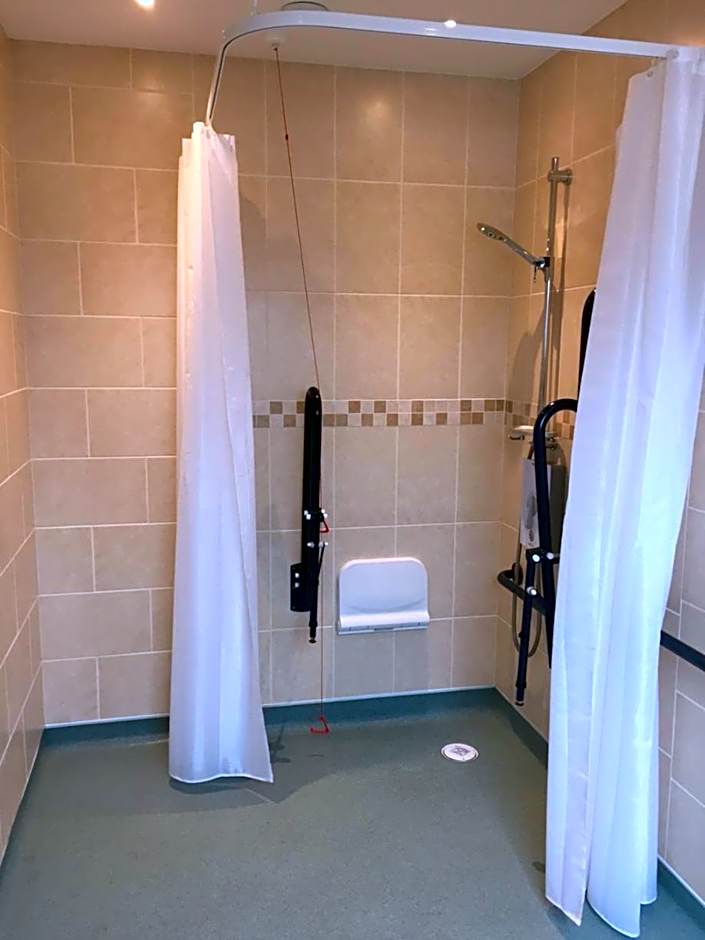 Neuadd Henllan Lodge