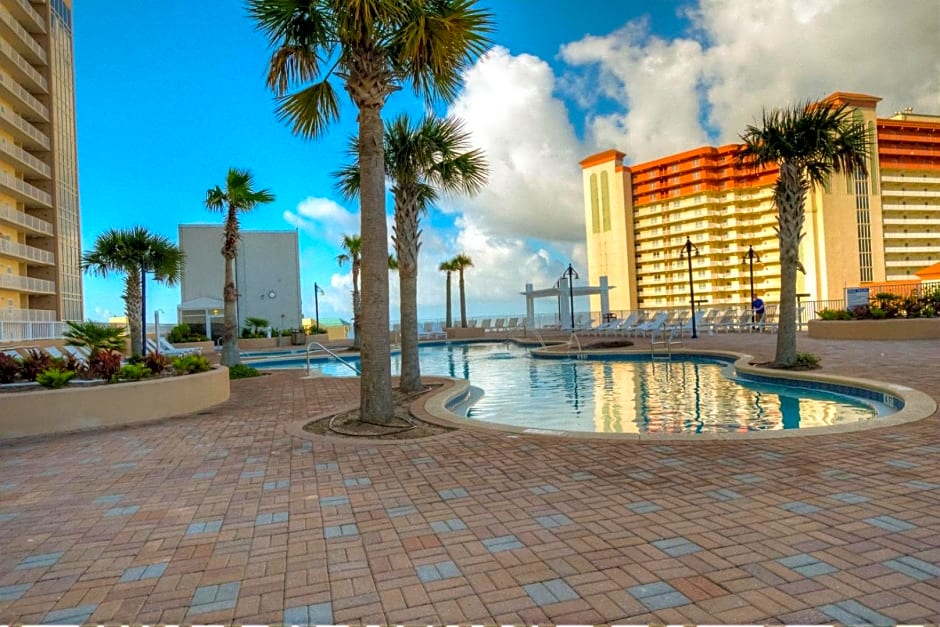 Laketown Wharf 1035 By Aneliya