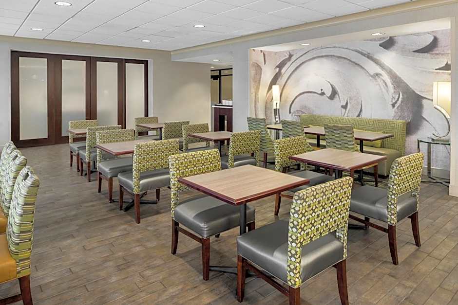 Hampton Inn By Hilton Rochester-Irondequoit