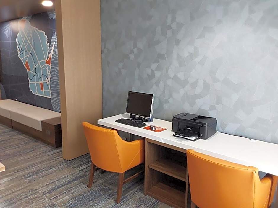 Holiday Inn Express Hotel & Suites Antigo By IHG