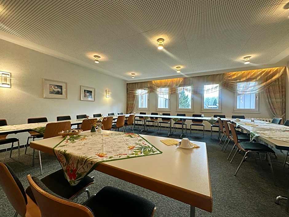 Hotel am Lärchenberg I Frühstück, WLAN, Parkplatz