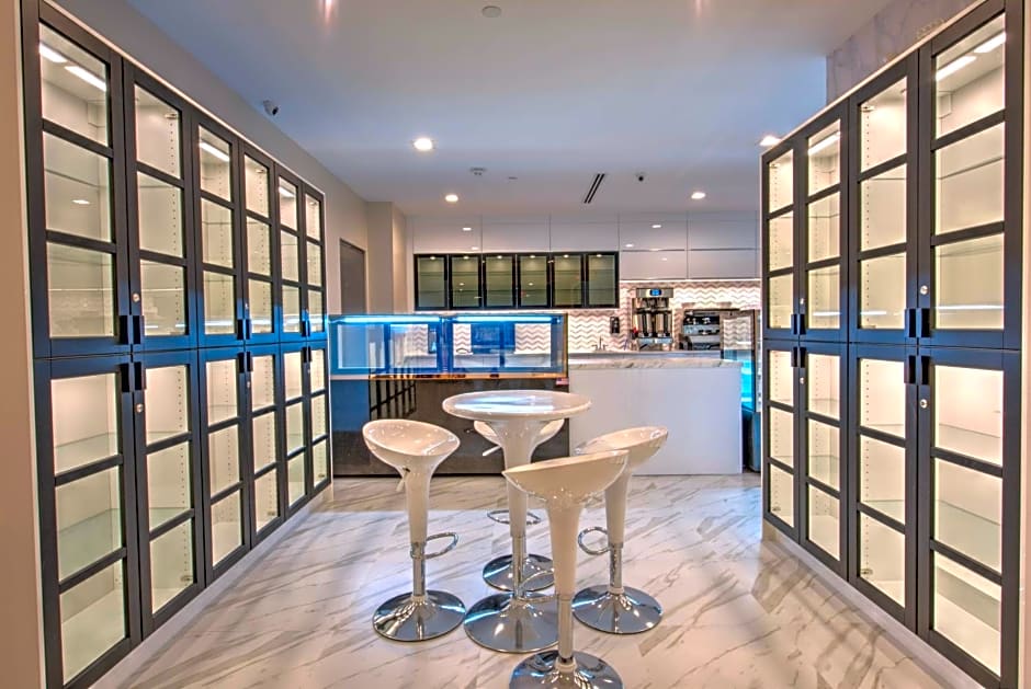 DoubleTree by Hilton Houston Brookhollow