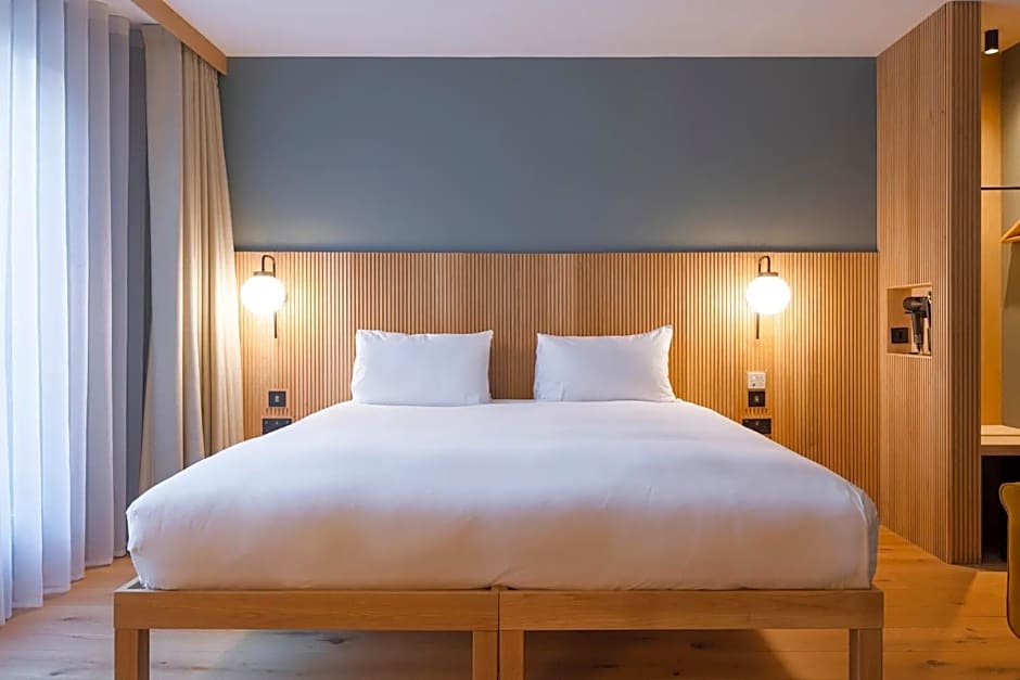 Mollie's Motel & Diner Bristol