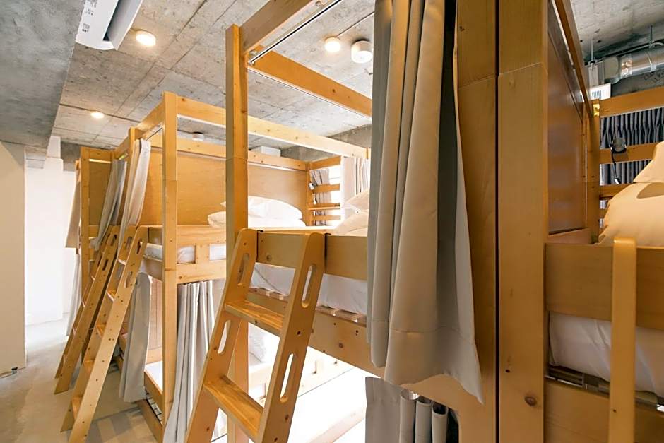 hostel DEN