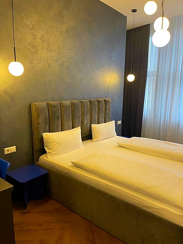 Motel Blue Messe