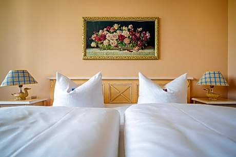 Double Room with City View and Balcony