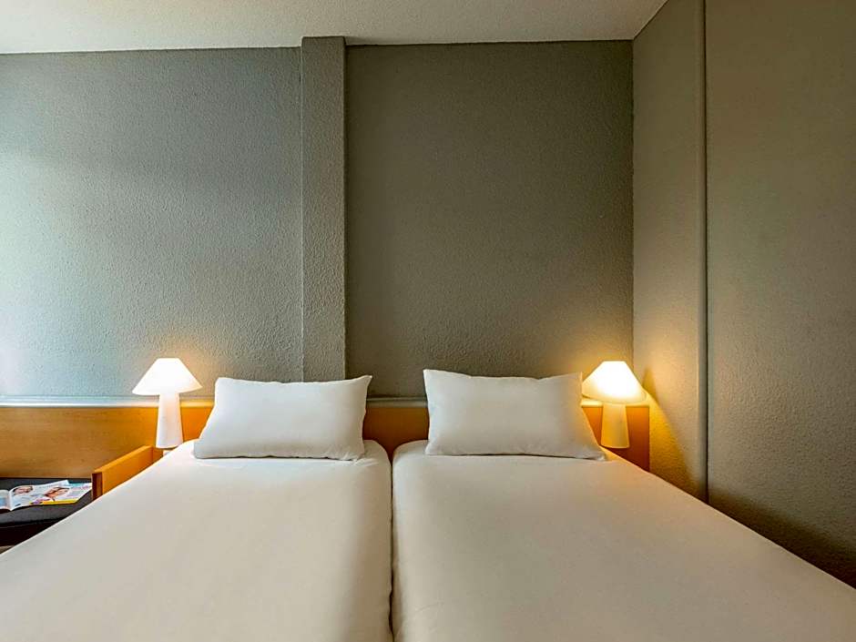 ibis Saint Rambert d'Albon
