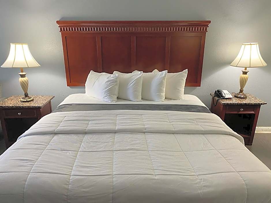 Quarters Inn & Suites