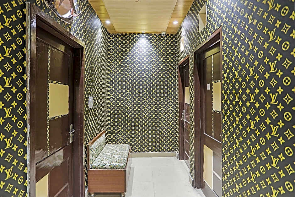 OYO Flagship 80575 Kashish Residency Near Model Town Metro Station – Delhi, NY