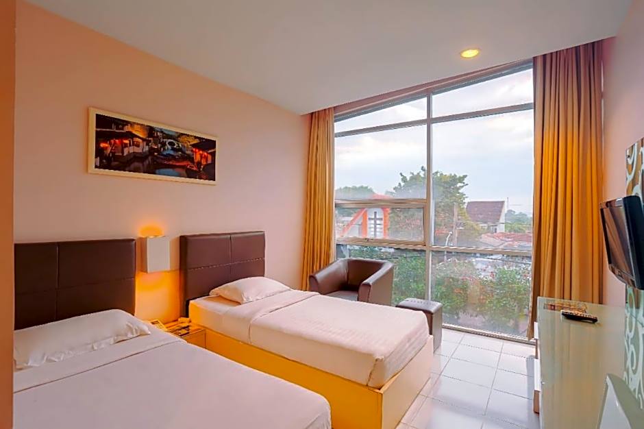 Royal Hotel N' Lounge