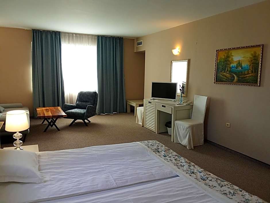 Alekta Hotel - Free Parking