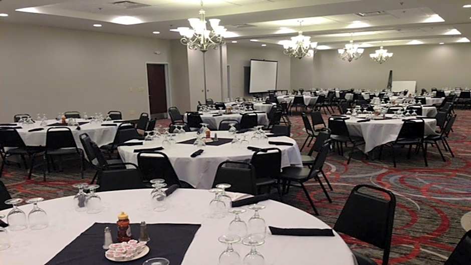 Holiday Inn & Suites Lafayette North by IHG