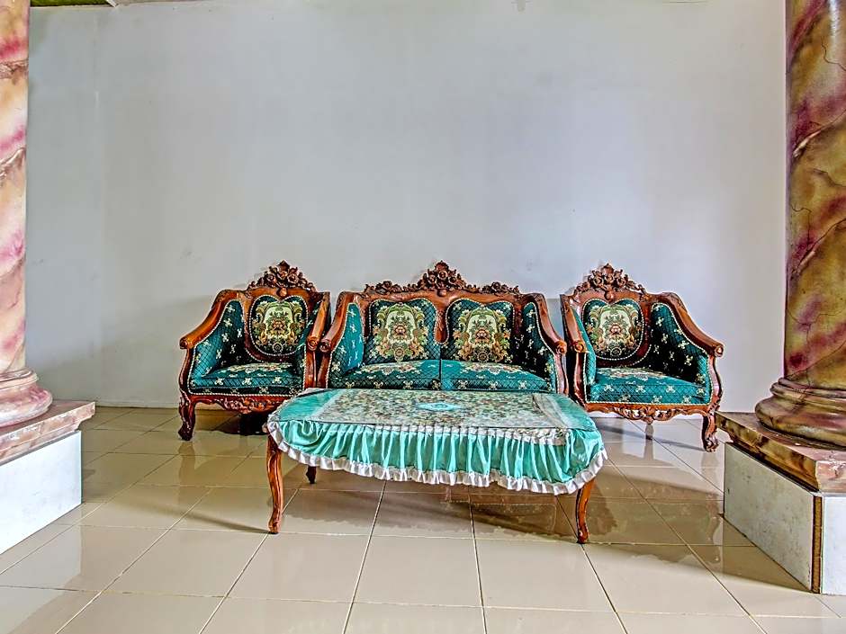 SPOT ON 92188 Ndalem Eyang Guesthouse Syariah