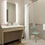 Days Inn & Suites by Wyndham Greater Tomball