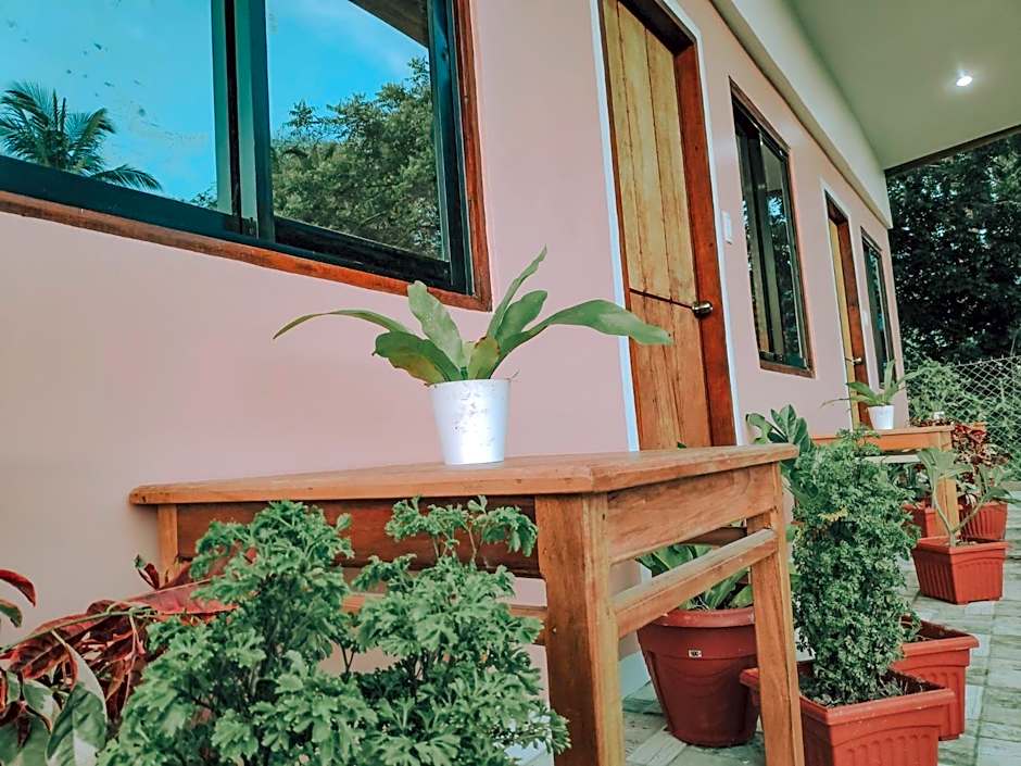 NoBi's Inn, Port Barton