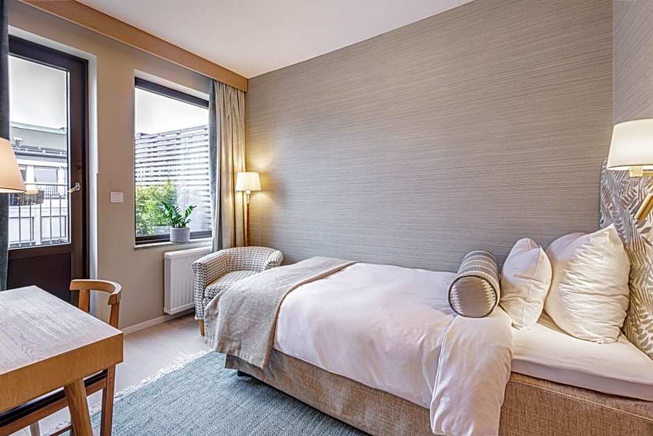 Home Hotel Wellington