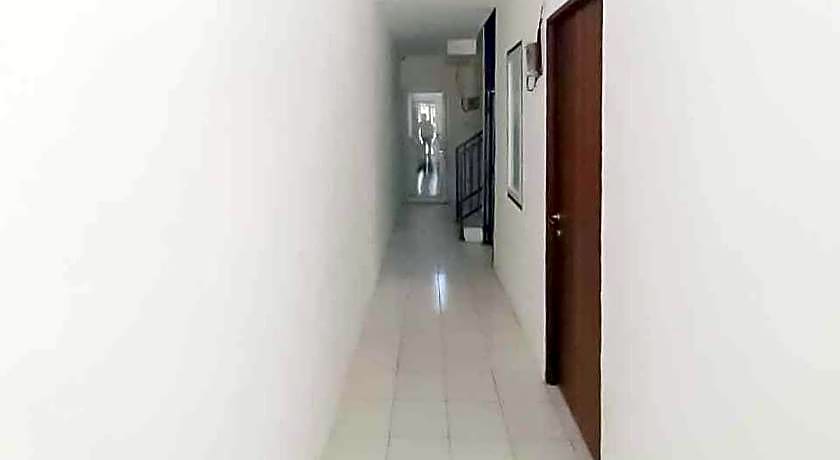 RedDoorz near Alun Alun Kota Serang