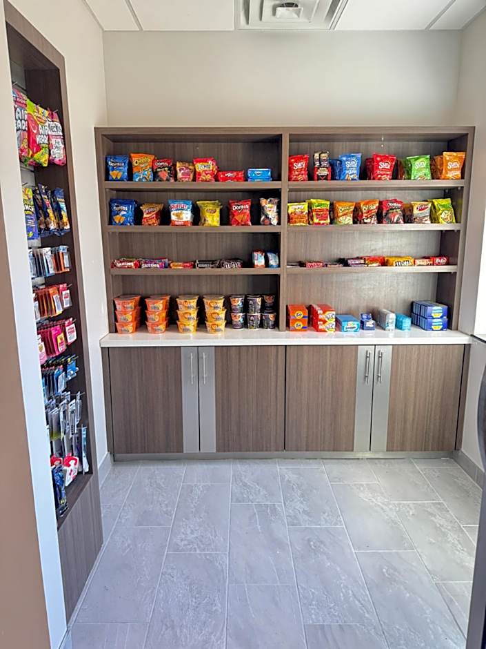 La Quinta Inn & Suites by Wyndham Allen At The Village