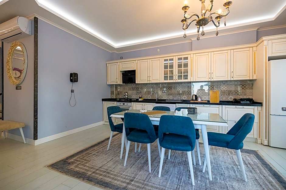 Poison Garden Suite & SPA