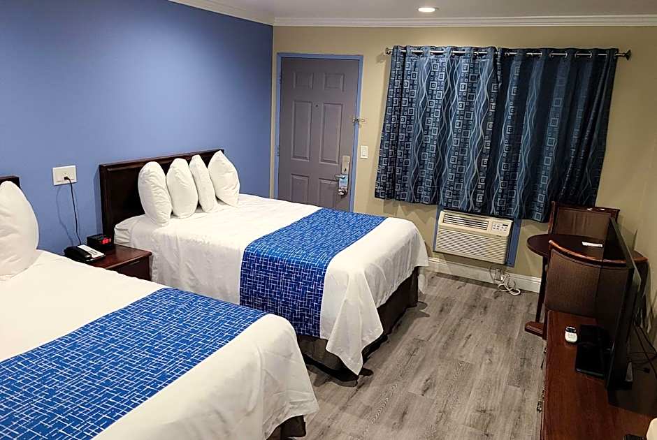 Travelodge by Wyndham Clearlake