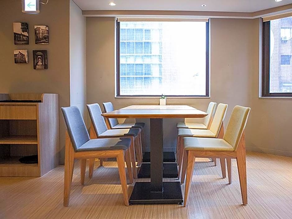 Royal Inn Taipei Linsen - Huashan 1914 Creative Park