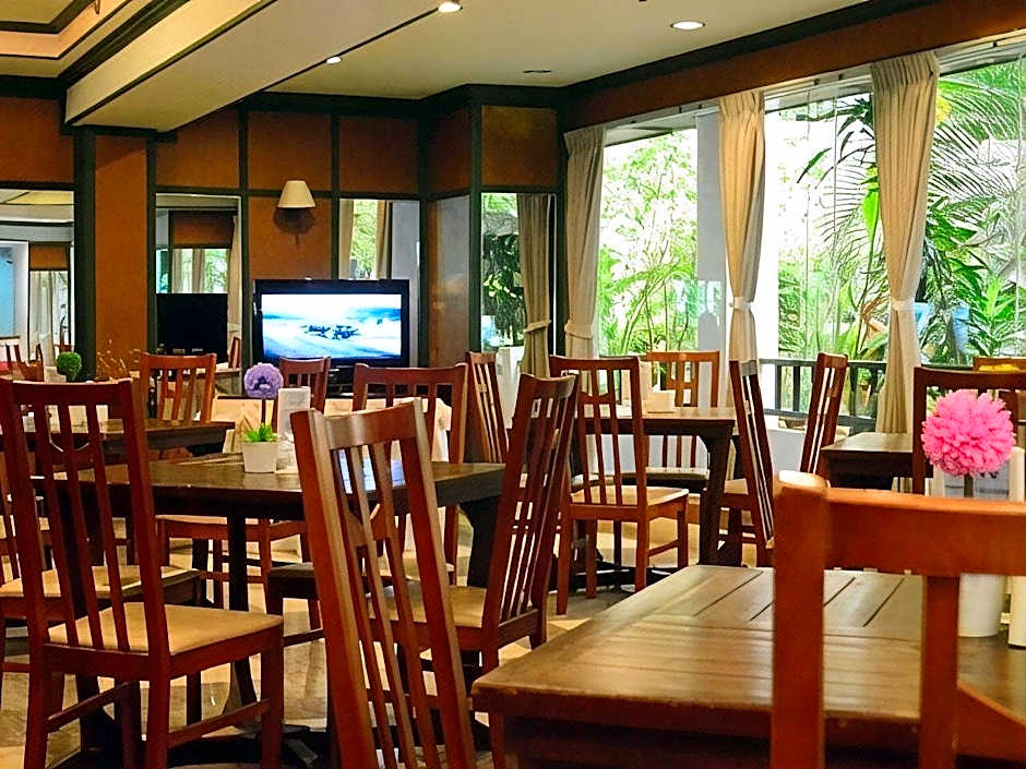 At Ayutthaya Hotel