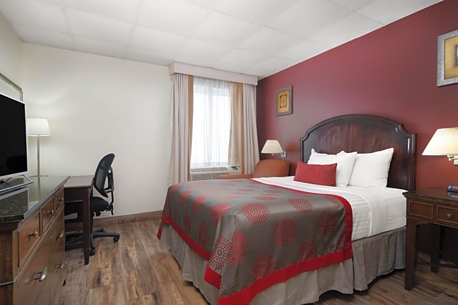 Albert Lea Inn and Suites