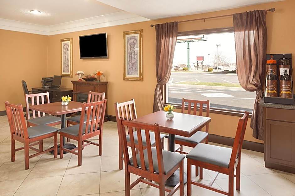 Days Inn by Wyndham Anderson IN