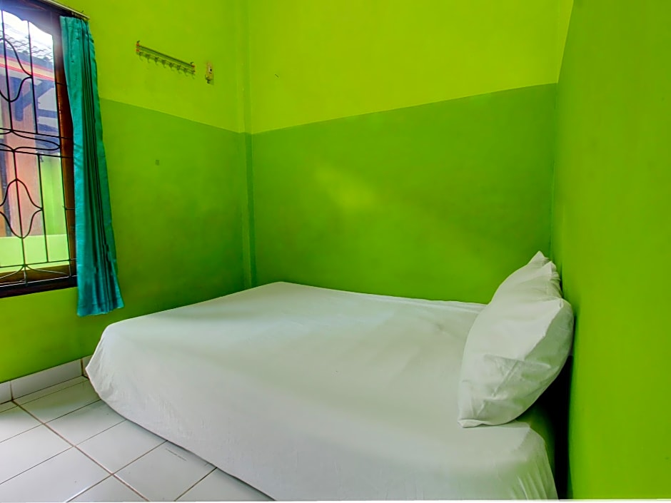 OYO Life 92829 Kos Insan Madani