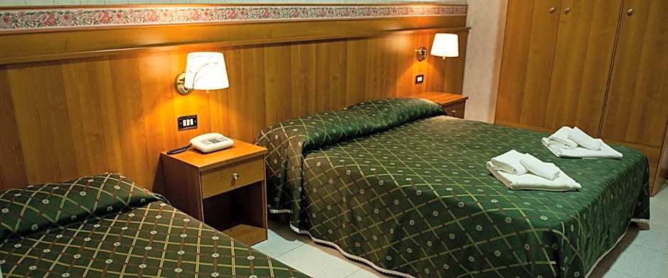 Photo 1 of 5 of Double Room