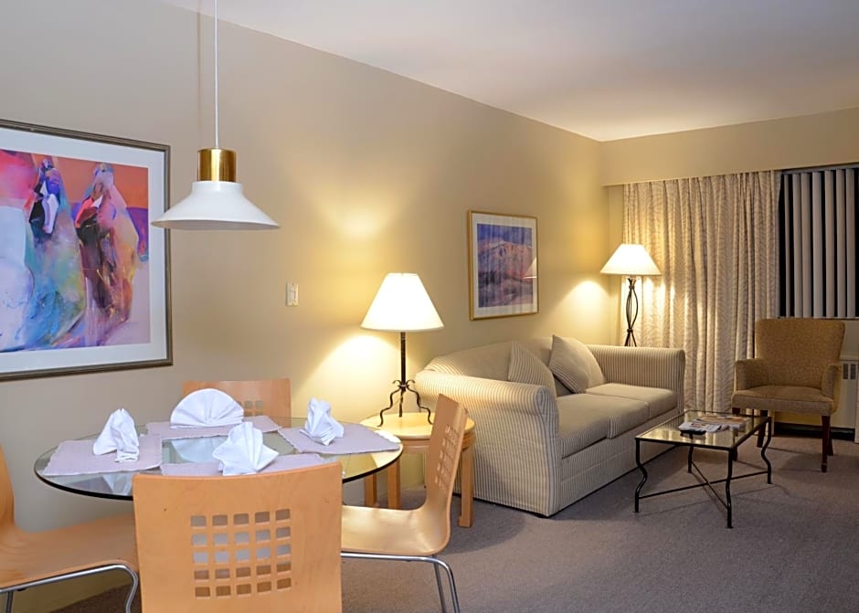 Rosellen Suites At Stanley Park