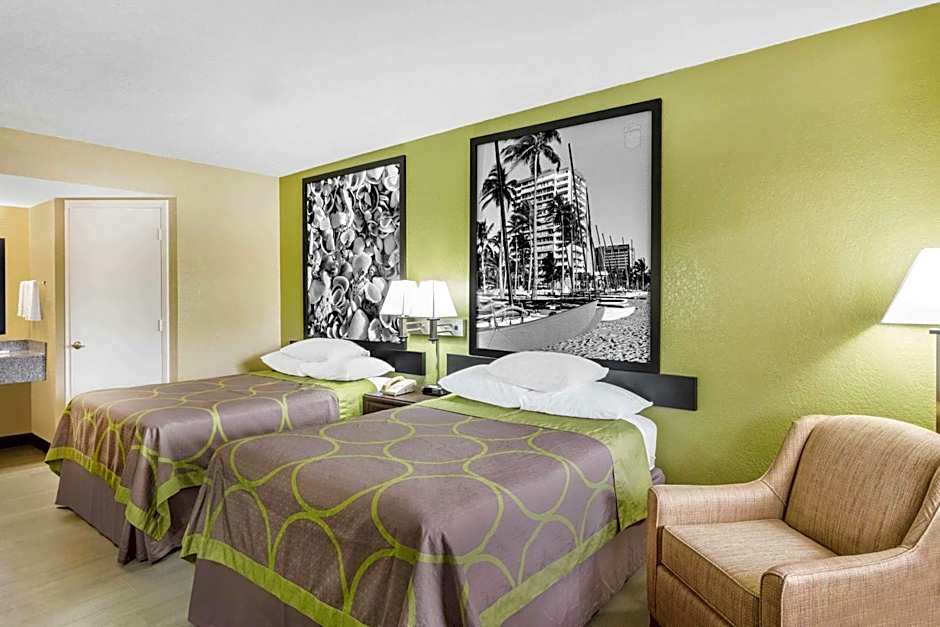 Super 8 by Wyndham Sarasota Near Siesta Key