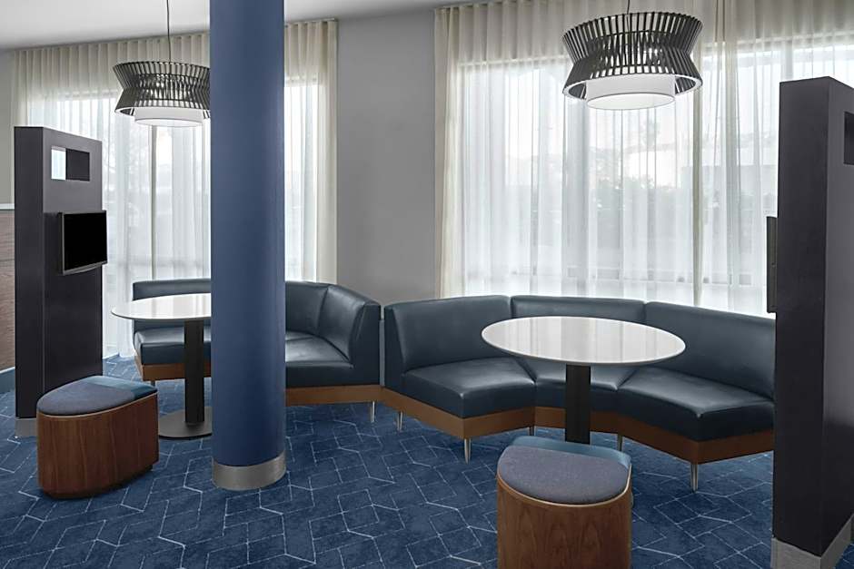 Courtyard by Marriott Los Angeles Burbank Airport