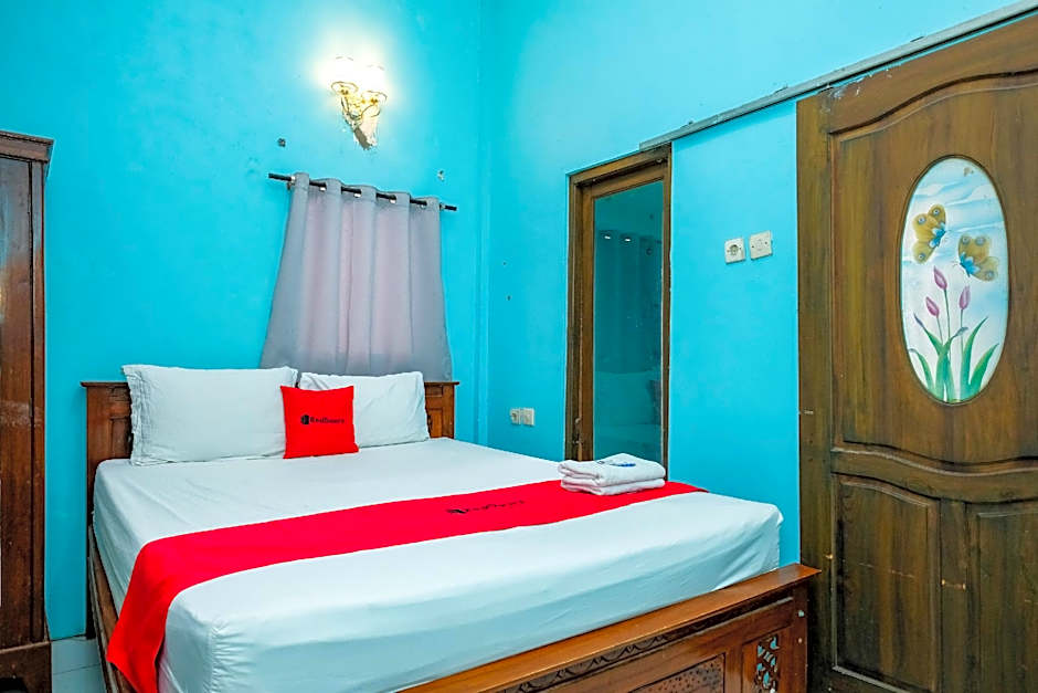 RedDoorz near Mojokerto Train Station