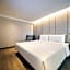 Atour Hotel Dalian Donggang Business District Gangwan Plaza