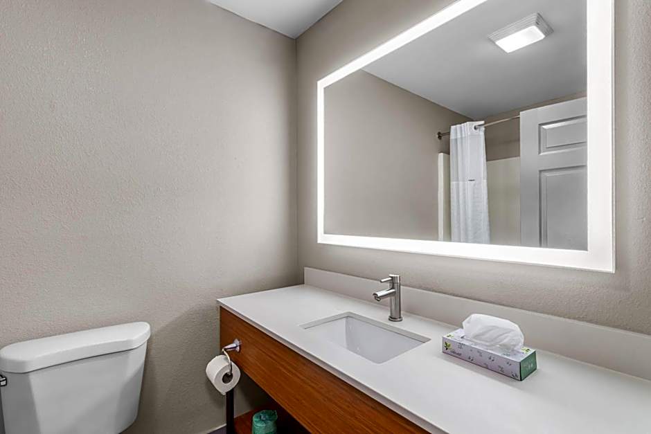 Days Inn & Suites by Wyndham Ridgeland