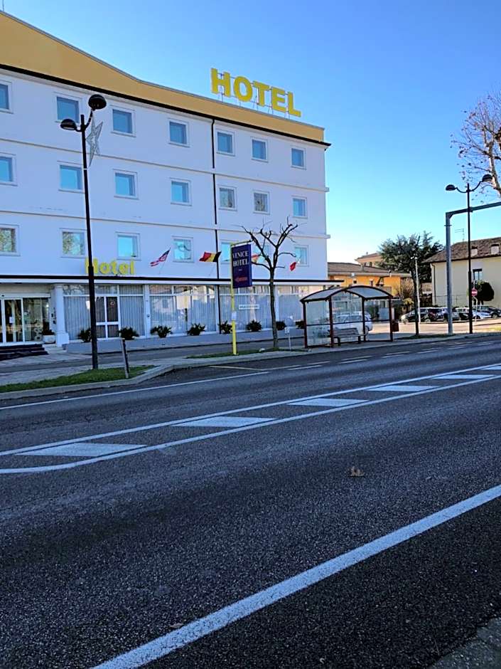 Venice Hotel