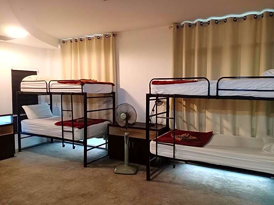 Centerpoint Hotel & Plaza