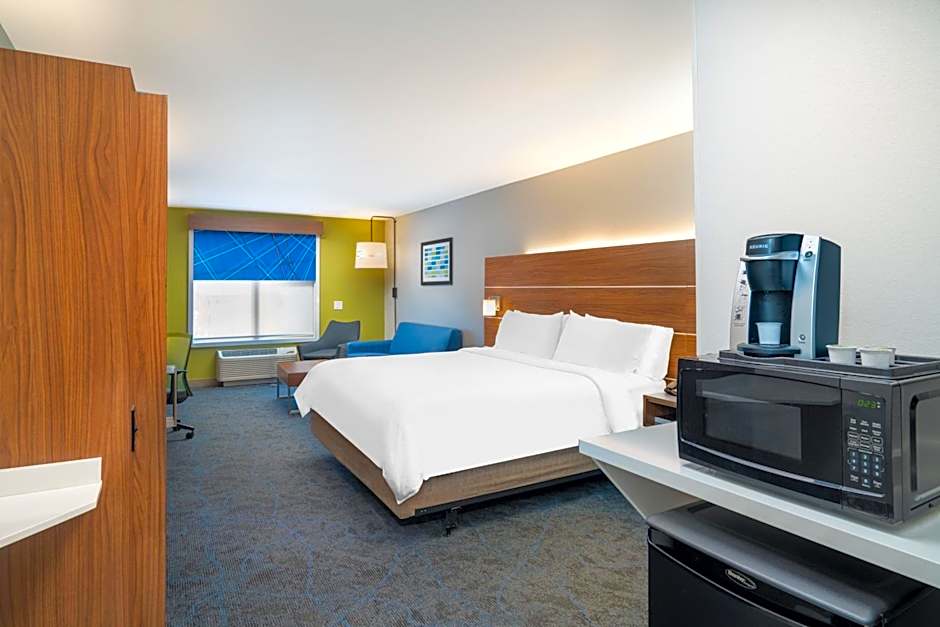 Holiday Inn Express and Suites Dahlonega - University Area By IHG