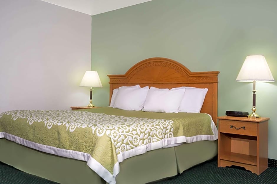 Days Inn by Wyndham St Cloud
