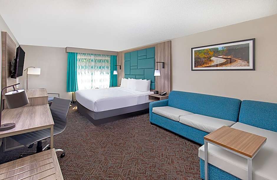 La Quinta Inn & Suites by Wyndham Pigeon Forge- Dollywood