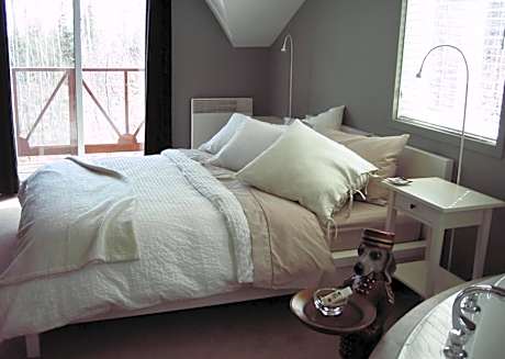 Queen Room with Spa Bath