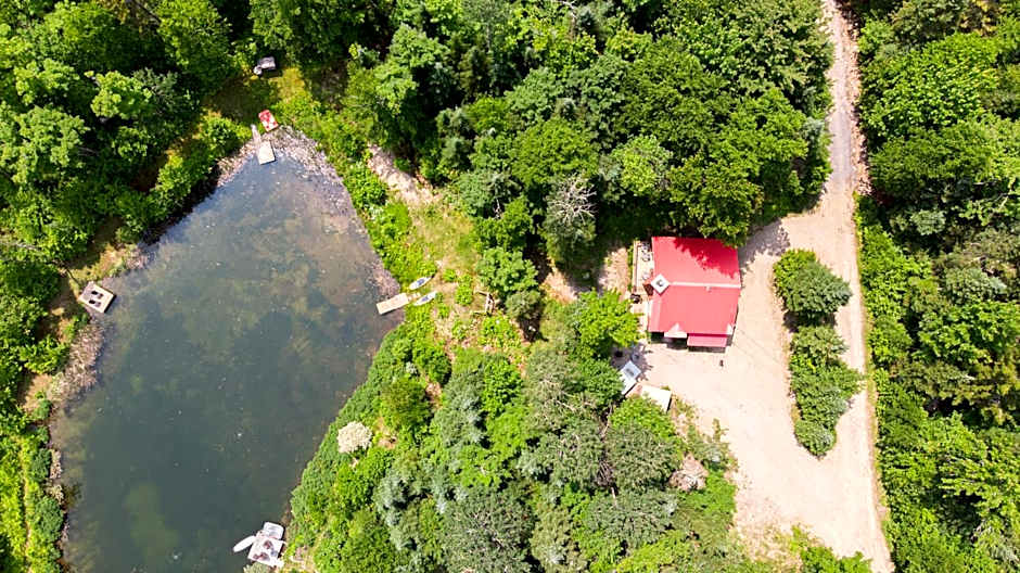 Les Chalets Tourisma - Chalet dans les bois avec lac privé - Le Colibri