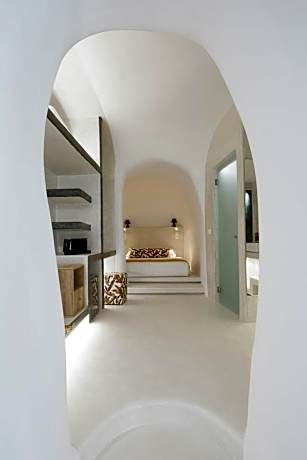 Cave Suite with Sea View Terrace