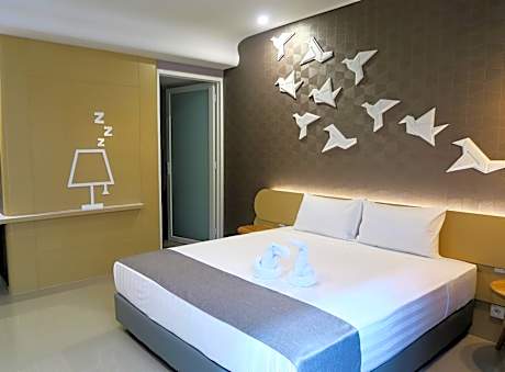 Deluxe Double Room (2 Adults + 1 Child)